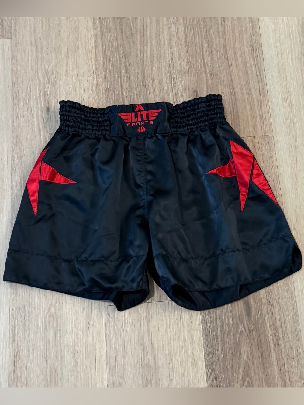Elite Sports Black and Red Boxing/Muay Thai MMA Fighting Shorts Men’s size Large